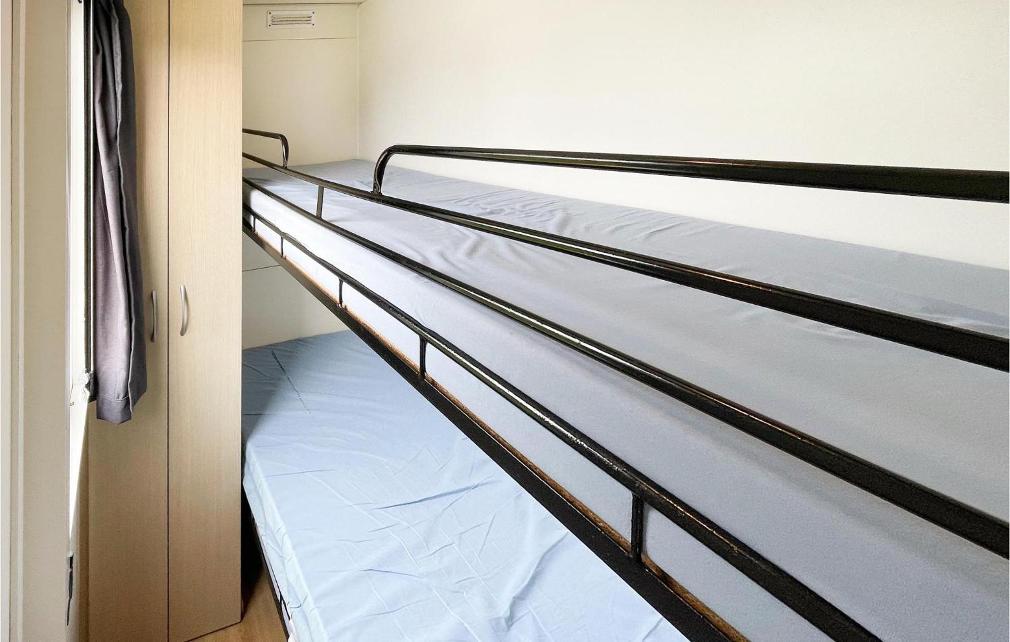 Gorgeous Home In Tzummarum With Wifi Екстер'єр фото