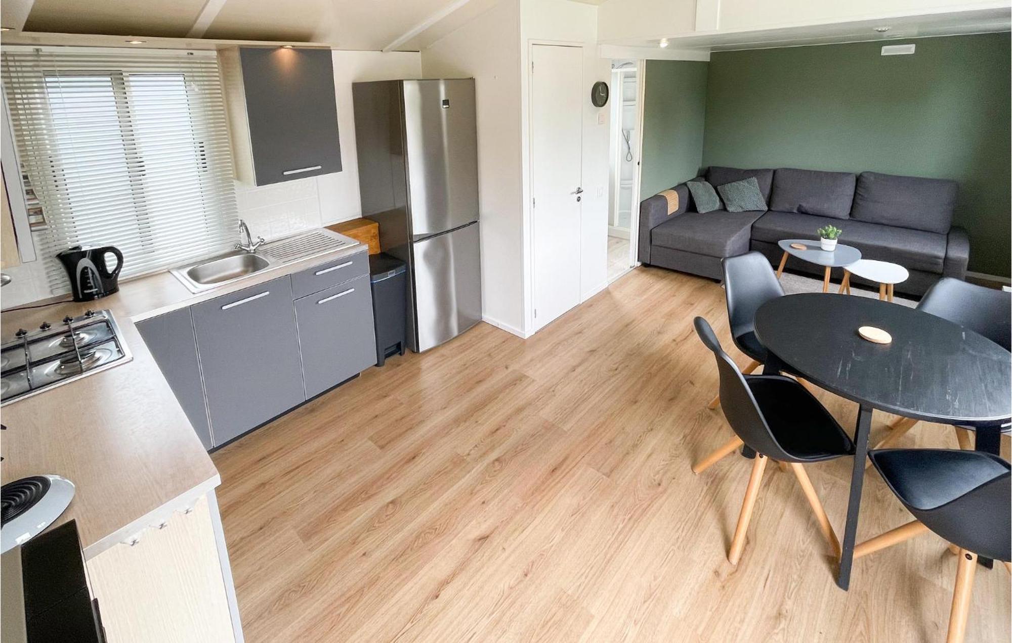 Gorgeous Home In Tzummarum With Wifi Екстер'єр фото
